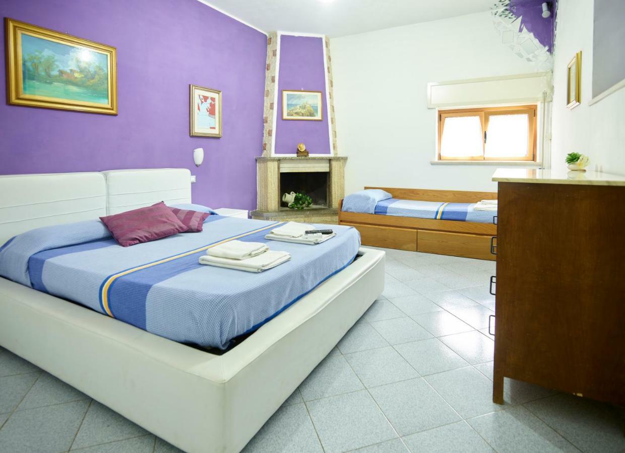Solerosa Bed & Breakfast ฟอนดี ภายนอก รูปภาพ