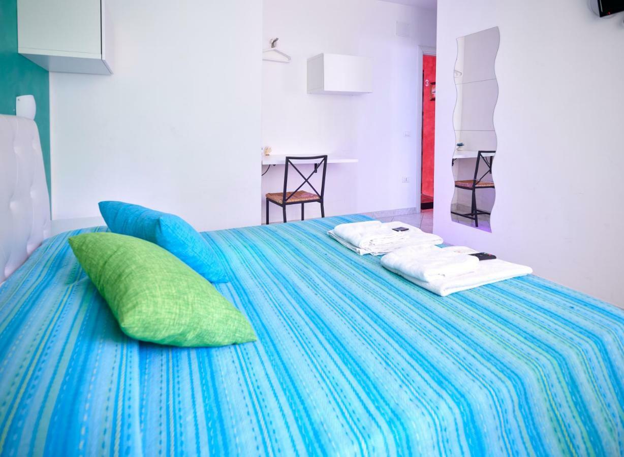 Solerosa Bed & Breakfast ฟอนดี ภายนอก รูปภาพ